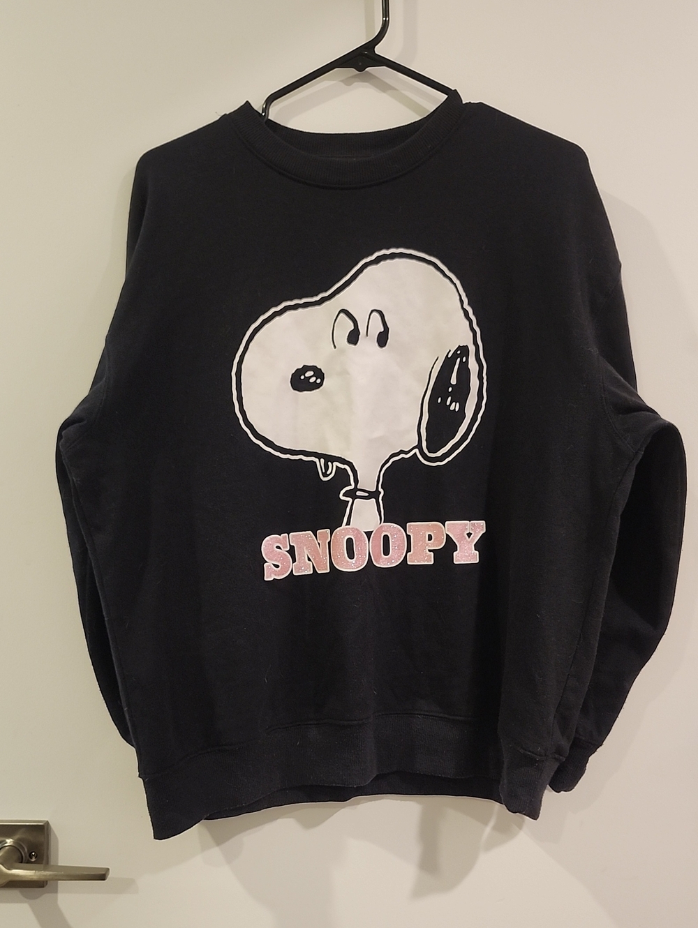 P2P 24" Black Snoopy Graphic Crewneck Sweatshirt